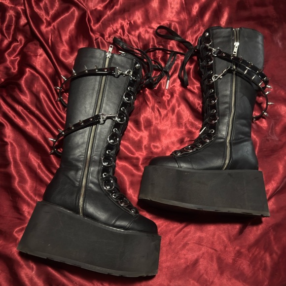 Demonia Shoes - Black Platform Lace-Up demonia Boots
